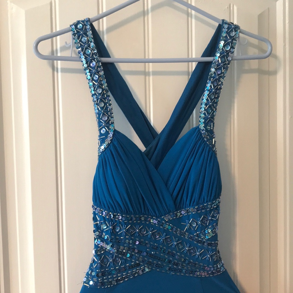 Prom /winter formal gown dress size 2